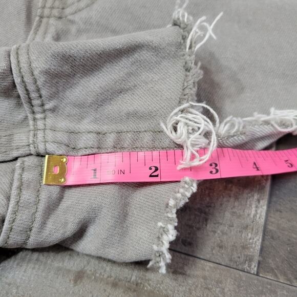 VTG 1995 Levi 551 Gray Cut Off Shorts, size 14 (31" waist) - Picture 8 of 9